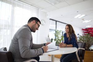 Pensando em contratar? Veja quanto custa um funcionário na sua empresa!
